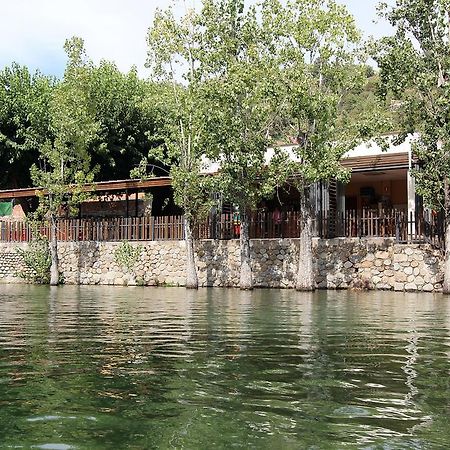 Hostal Yessy Канделеда Экстерьер фото