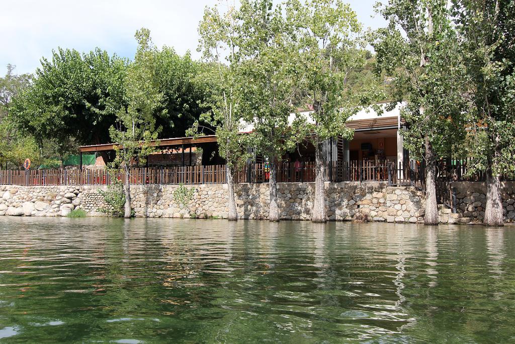 Hostal Yessy Канделеда Экстерьер фото